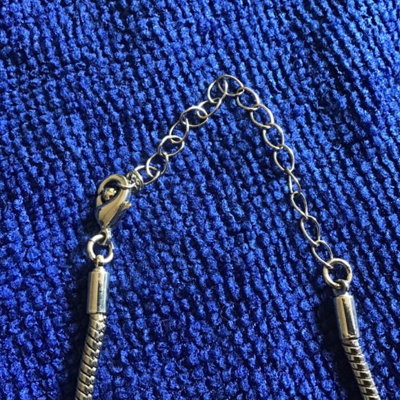 Cable necklace with round glass beads and a charm - silver and brown - Picture 9 of 9